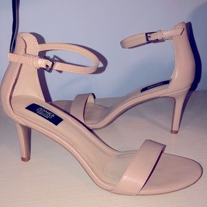 Jones New York signature sandals